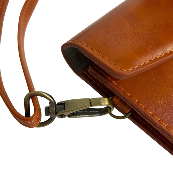 Classic Tan Crossbody Bag with Gold-Tone Lock Clutch Option Small - Picture 5 of 16